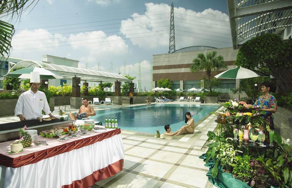 Hotel Ramada By Wyndham Bangkok Chaophya Park Zewnętrze zdjęcie